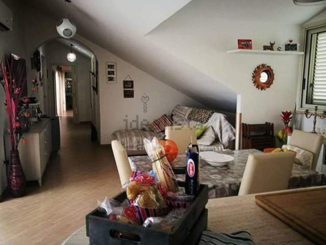 Appartamento in affitto di 75 m² in Via Rione Torre, 100