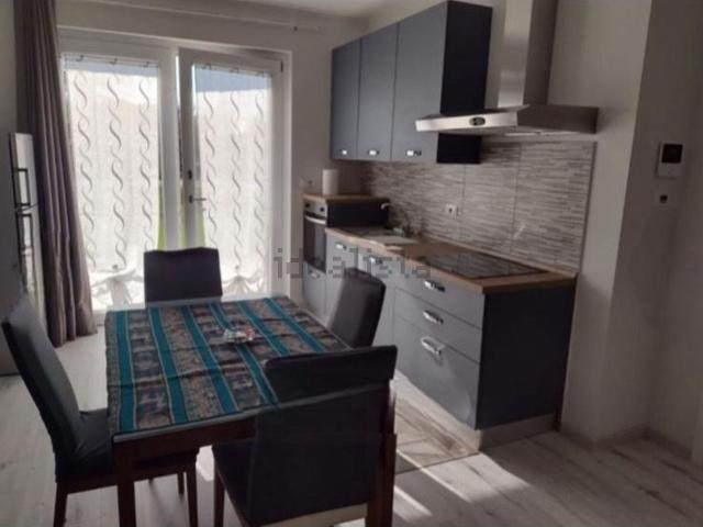 Appartamento in affitto di 75 m² in Via Roma, 2
