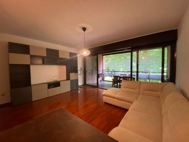 Appartamento in affitto di 75 m² in Via Salvo D&apos Acquisto, 5
