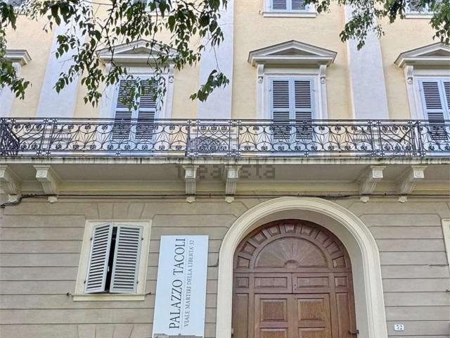 Appartamento in affitto di 75 m² in Viale Martiri della Libertà, 32