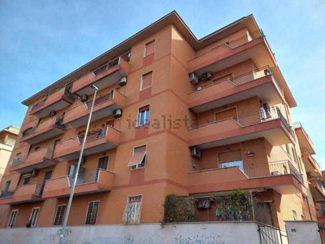 Appartamento in affitto di 75 m² in Viale della Stella Polare, 30