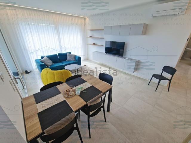 Appartamento in affitto di 75 m² in Viale Italia, 80
