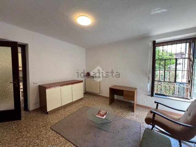 Appartamento in affitto di 75 m² in Viale Luigi Borri, 261