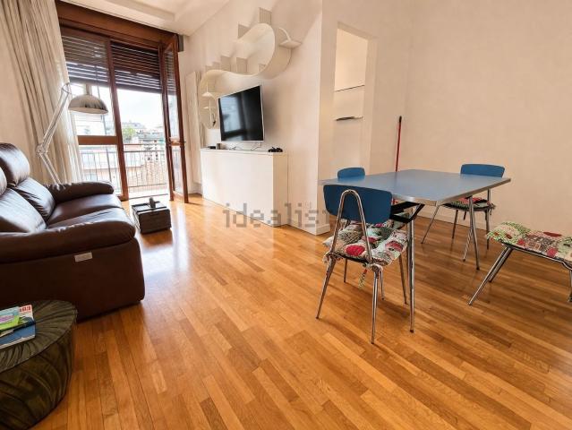 Appartamento in affitto di 75 m² in Viale Roma, 26