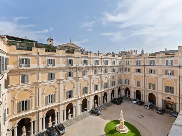 Appartamento in affitto di 760 m² in Via del Corso