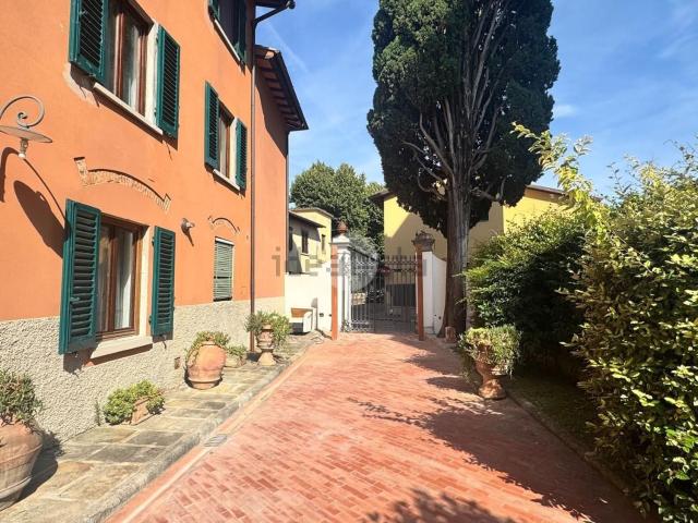 Appartamento in affitto di 76 m² in Via di Santa Maria a Cintoia, 12