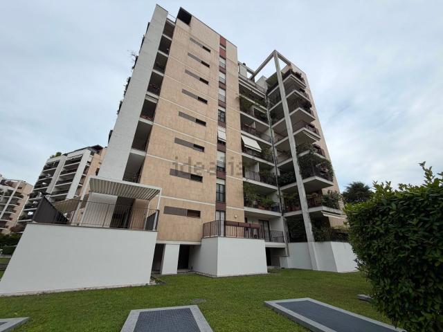 Appartamento in affitto di 76 m² in Via Europa, 5