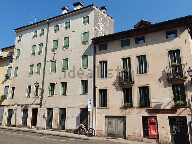 Appartamento in affitto di 78 m² in Piazza San Biagio, 12
