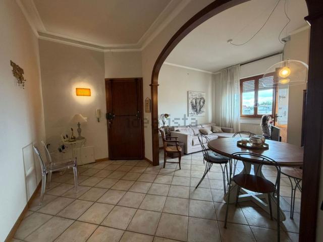 Appartamento in affitto di 78 m² in Via Silvio Pellico