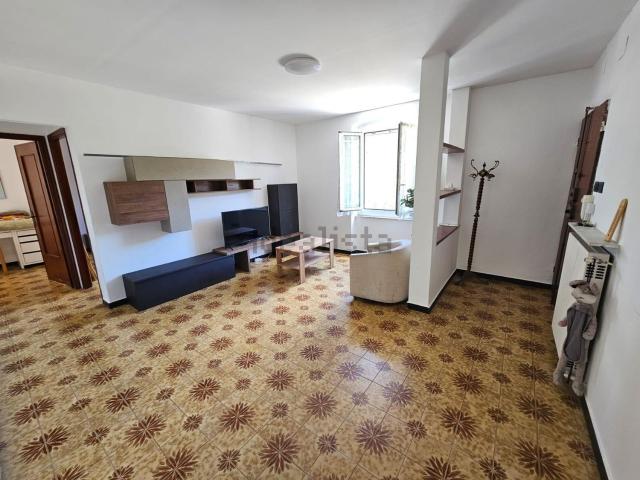 Appartamento in affitto di 79 m² in Via Giacomo Poirè, 5