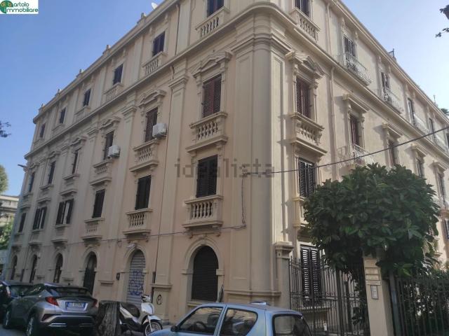 Appartamento in affitto di 83 m² in Via Argentieri, 21
