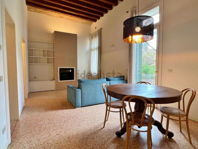 Appartamento in affitto di 80 m² in Contrada Apolloni