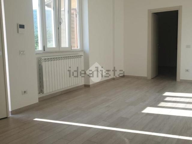 Appartamento in affitto di 80 m² in Contrada Case Squarcione, 46