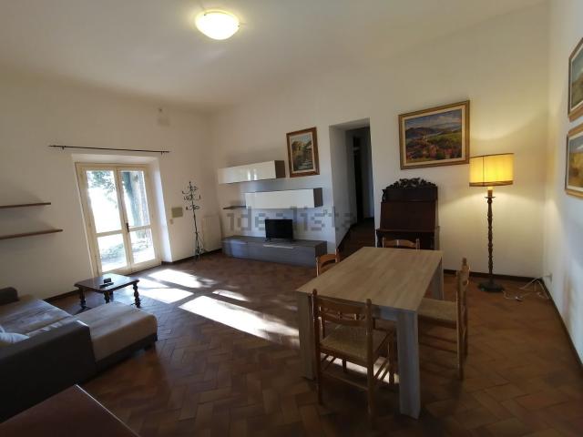 Appartamento in affitto di 80 m² in Strada di Vico Alto