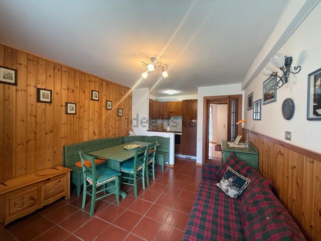 Appartamento in affitto di 80 m² in Strada Grand Ru, 2