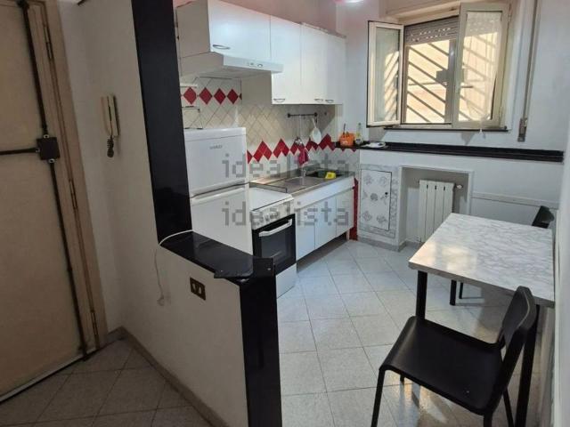 Appartamento in affitto di 80 m² in Via Tuscolana, 515