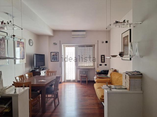 Appartamento in affitto di 80 m² in Via Val Trompia, 214