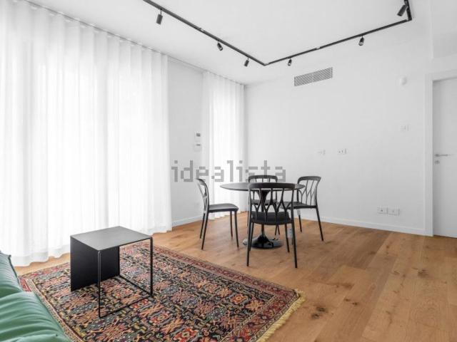 Appartamento in affitto di 80 m² in Via Varese, 10