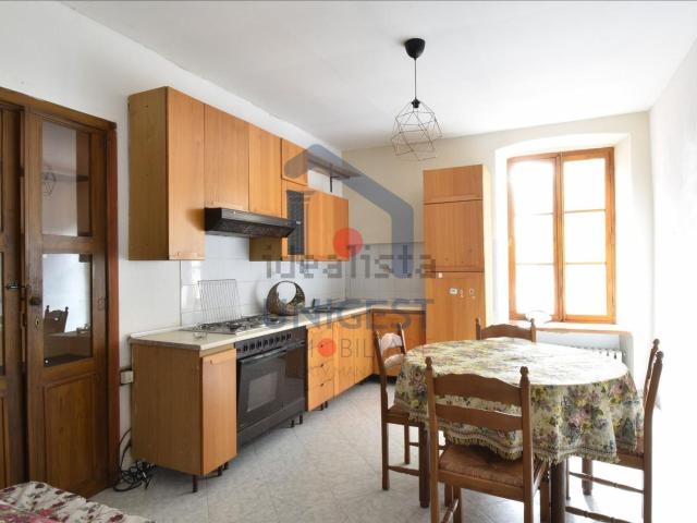Appartamento in affitto di 80 m² in Via Vittorio Veneto, 41