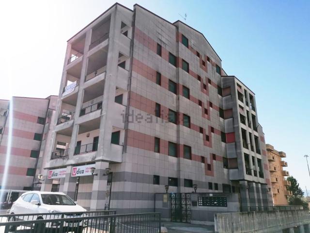 Appartamento in affitto di 80 m² in Via Volturno