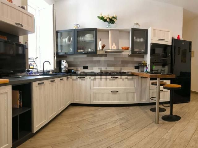 Appartamento in affitto di 80 m² in Via Volturno, 25