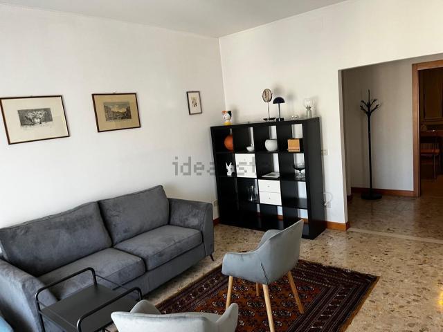 Appartamento in affitto di 80 m² in Via XIV Maggio, 2
