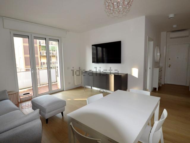 Appartamento in affitto di 80 m² in Via Alcuino, 5