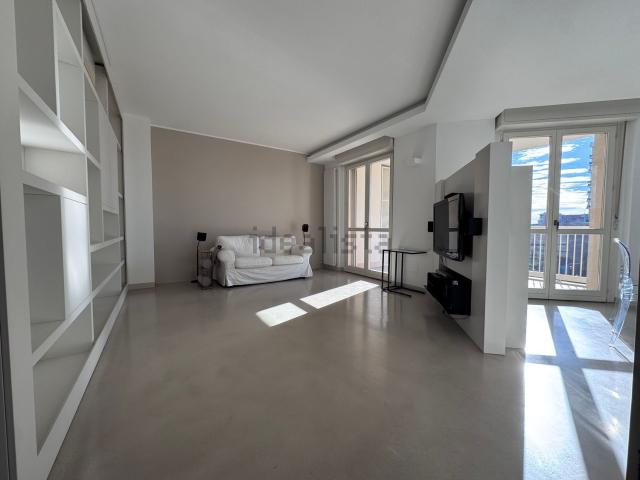 Appartamento in affitto di 80 m² in Via Arcivescovo Calabiana, 10
