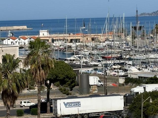 Appartamento in affitto di 80 m² in Via Castello
