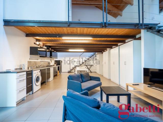 Appartamento in affitto di 80 m² in Via Corelli, 34