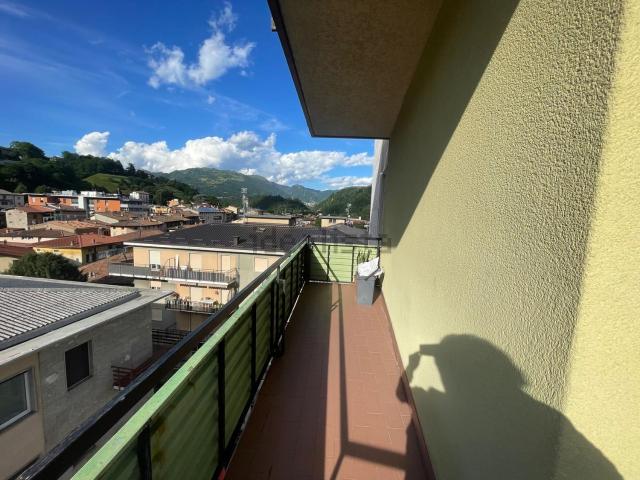 Appartamento in affitto di 80 m² in Via Daniele Maffeis