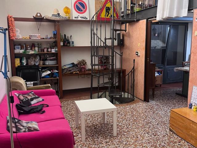 Appartamento in affitto di 80 m² in Via de&apos  Gombruti