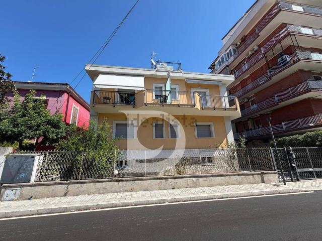 Appartamento in affitto di 80 m² in Via dei Marsi, 55