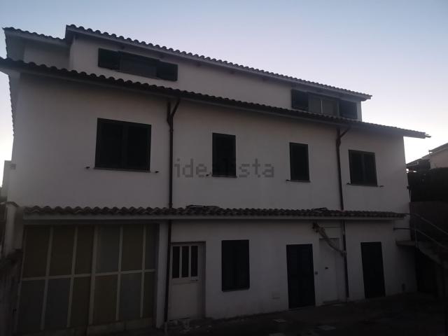Appartamento in affitto di 80 m² in Via dei tigli, 8