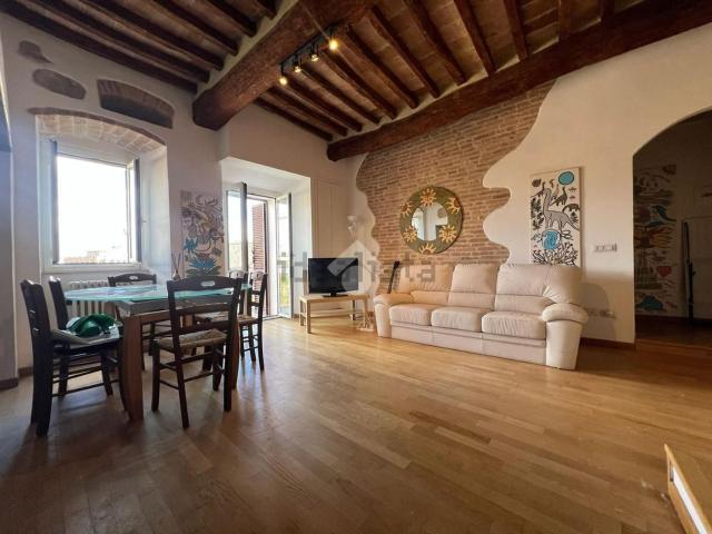 Appartamento in affitto di 80 m² in Via del Verzaro, 23
