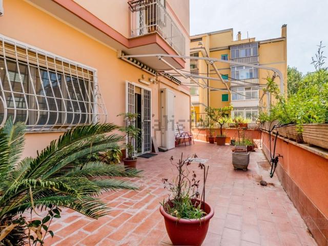 Appartamento in affitto di 80 m² in Via dell&apos Acquedotto del Peschiera, 38