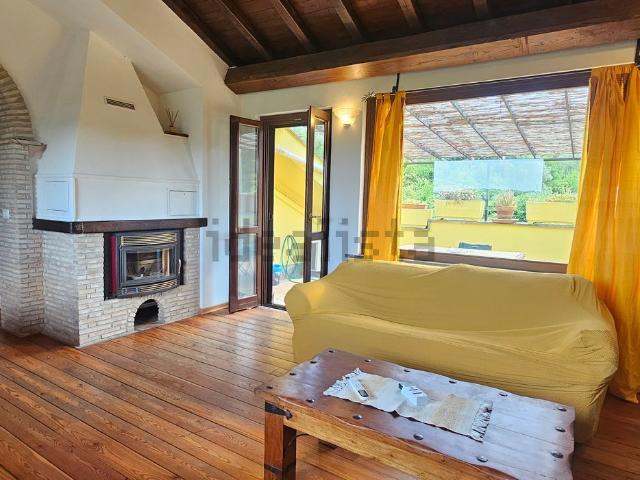 Appartamento in affitto di 80 m² in Via della Mola, 17