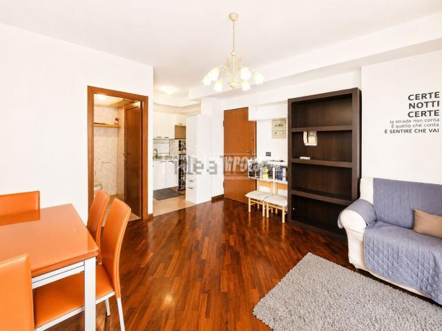 Appartamento in affitto di 80 m² in Via della Pineta, 243