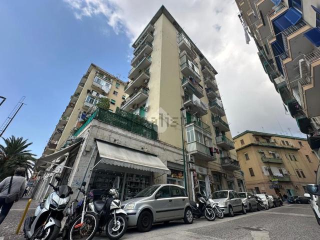 Appartamento in affitto di 80 m² in Via Giuseppe de Lorenzo, 22