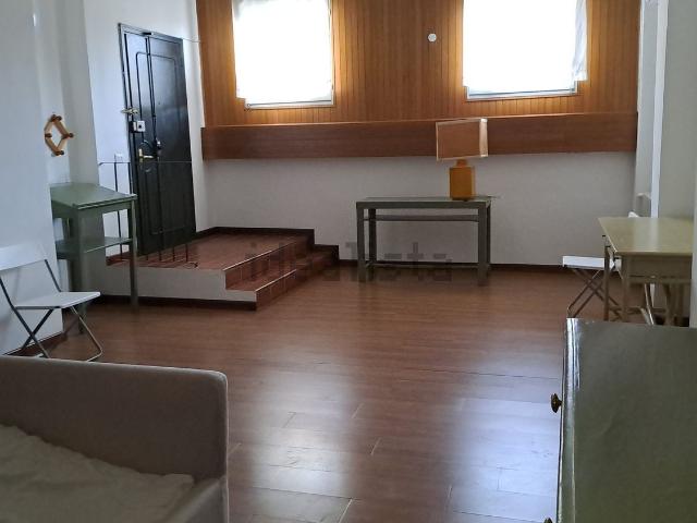 Appartamento in affitto di 80 m² in Via Guido da Castello