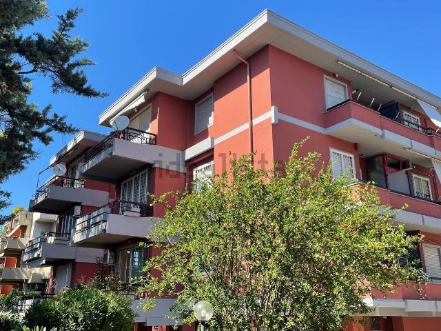 Appartamento in affitto di 80 m² in Via Ildebrando Vivanti