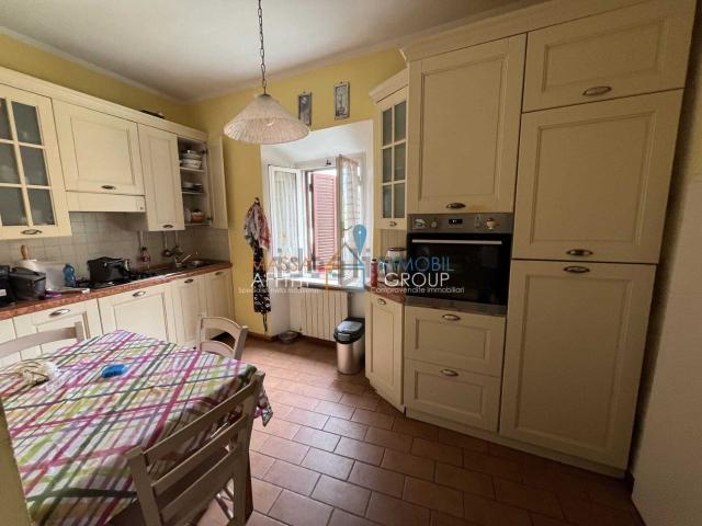 Appartamento in affitto di 80 m² in Via Luni, 3