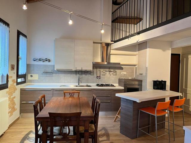 Appartamento in affitto di 80 m² in Via Marco Emilio Lepido, 245
