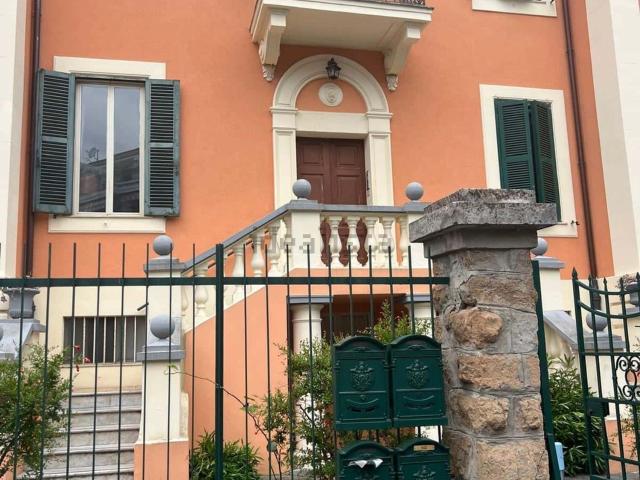 Appartamento in affitto di 80 m² in Via Monte Tomatico, 12