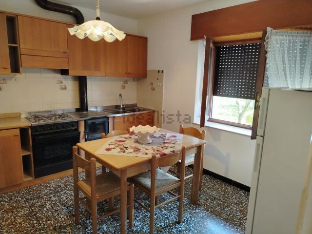 Appartamento in affitto di 80 m² in Via Monte Grappa