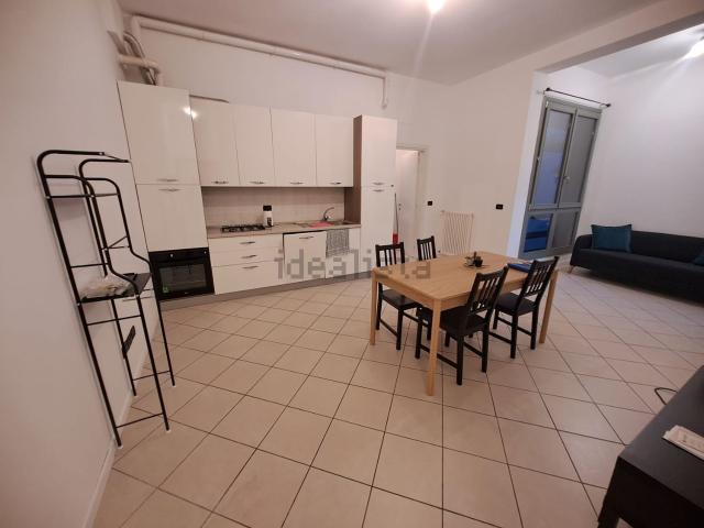 Appartamento in affitto di 80 m² in Via Parisio, 38