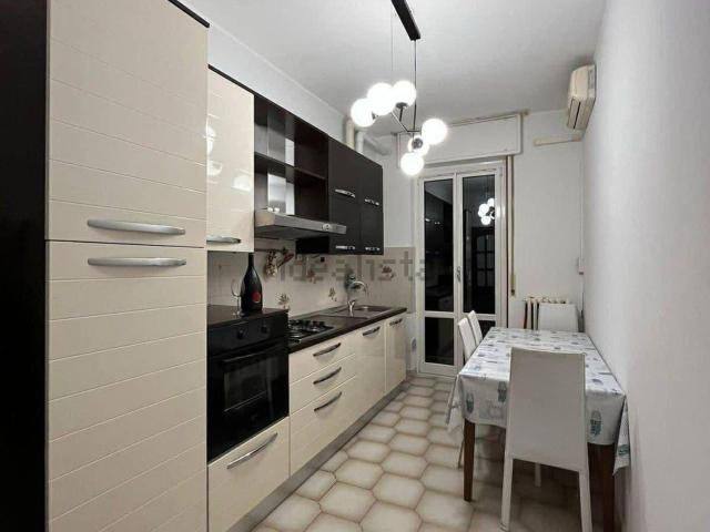 Appartamento in affitto di 80 m² in Via Petrarca Francesco, 35