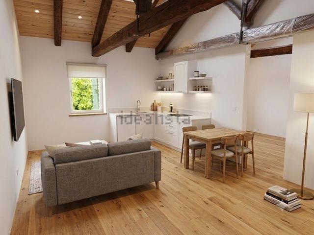 Appartamento in affitto di 80 m² in Via Roma