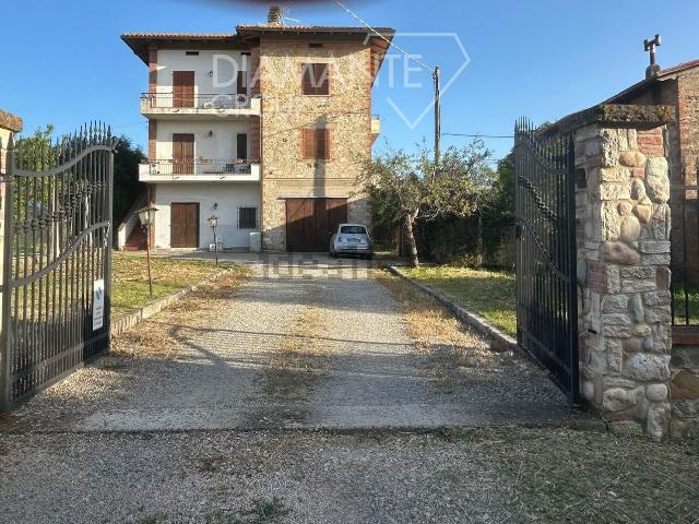 Appartamento in affitto di 80 m² in Via Santa Maria