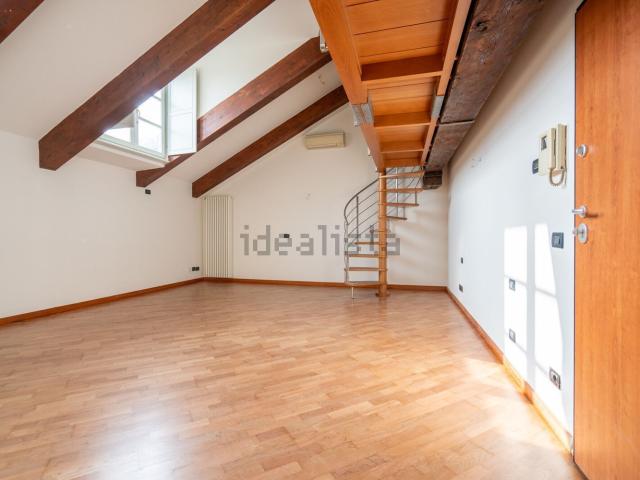Appartamento in affitto di 80 m² in Via San Francesco da Paola, 17